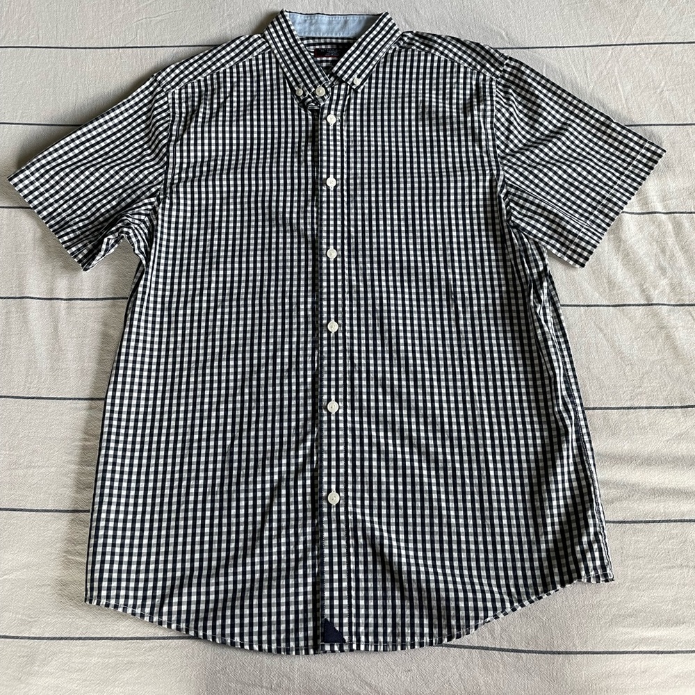 UNTUCKit Men’s Medium Short Sleeve Button Up, Navy / White